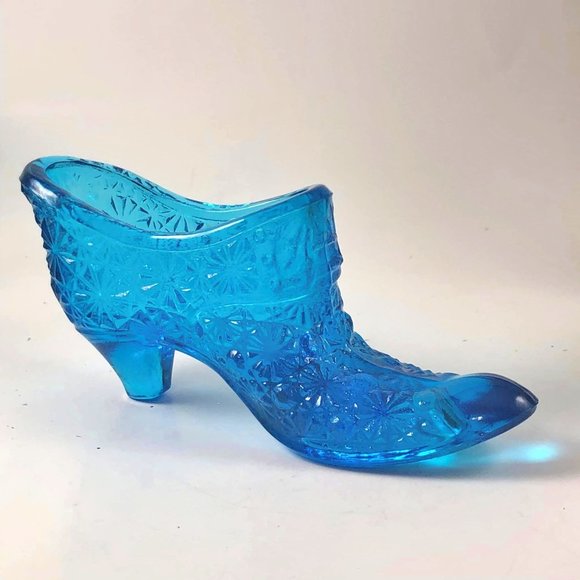 Vintage Victorian Style Fenton Daisy and Button Blue Glass Shoe - Picture 5 of 9